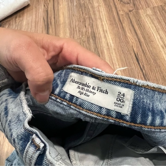 Abercrombie & Fitch 90’s Skinny High Rise Jean - Picture 6 of 8